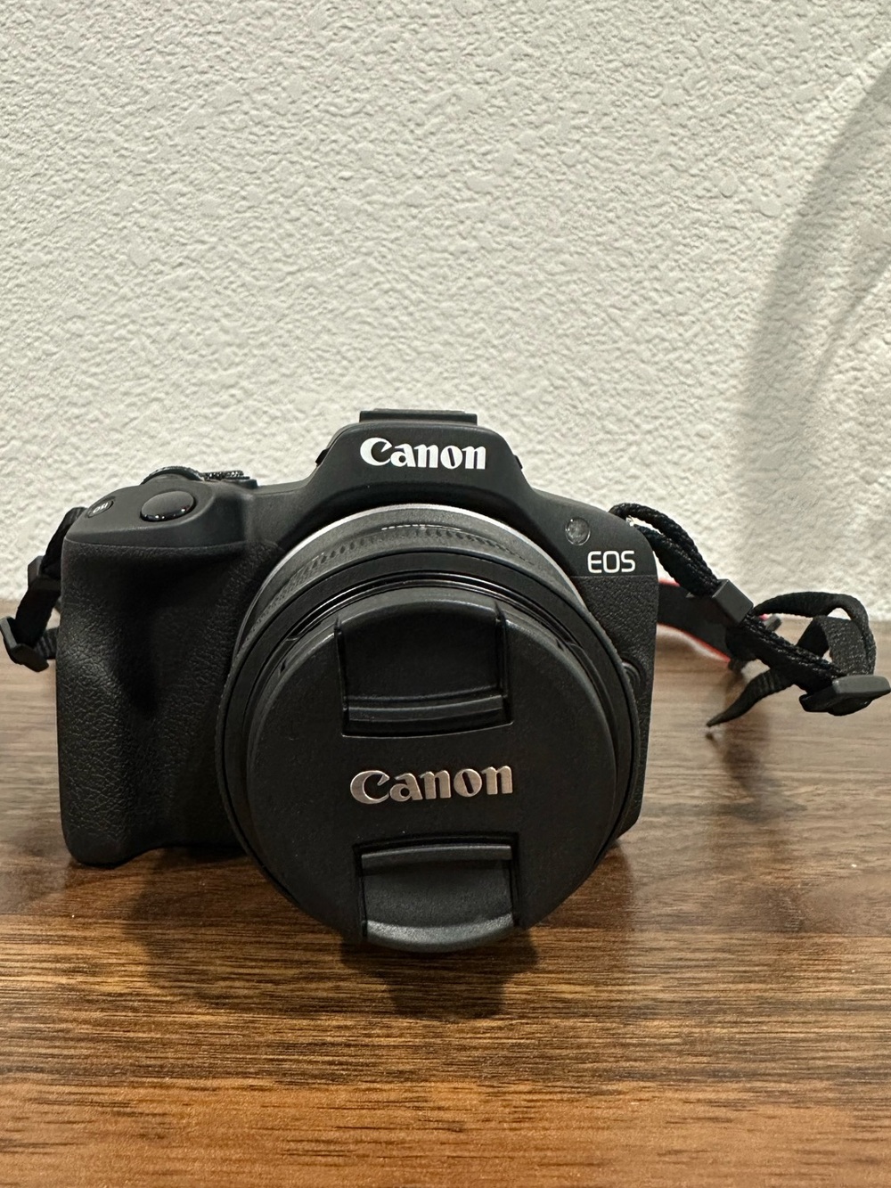 Canon EOS R50 Camera - Picture 1 of 13